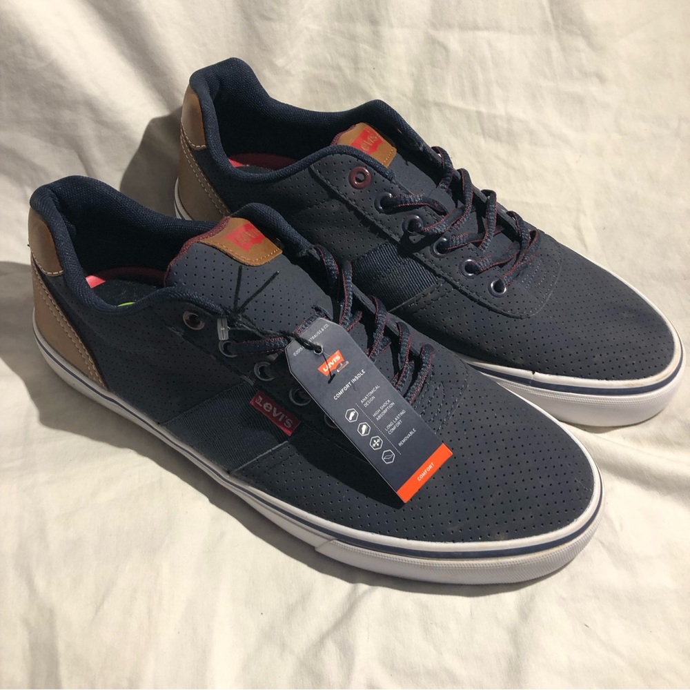 Levi Miles Sneakers Navy Blue Size 9.5 Mens NWT Flat Shoes